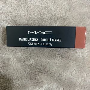 M.A.C lipstick ~ Velvet Teddy~